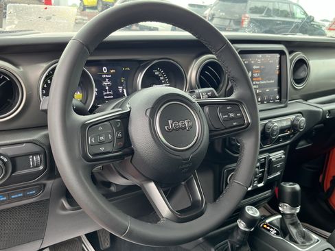Used 2023 Jeep Wrangler Unlimited w/ 8.4" Radio Group AWD/4WD image 26