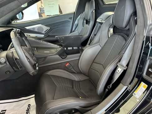 Used 2025 Chevrolet Corvette Z06 RWD image 11
