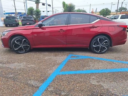 Certified 2023 Nissan Altima 2.5 SR image 4