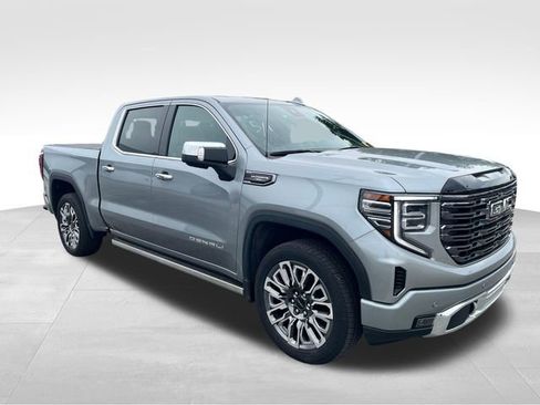 Used 2025 GMC Sierra 1500 Denali Ultimate AWD/4WD image 3