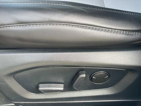 Used 2022 Ford Explorer XLT w/ Equipment Group 202A image 20