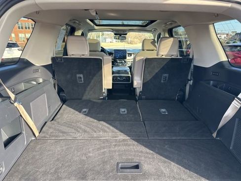 Used 2024 Ford Expedition Limited image 6