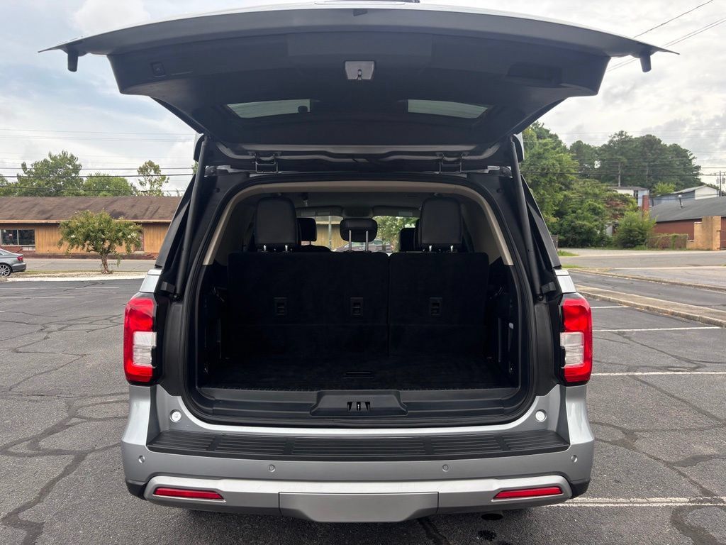 Used 2024 Ford Expedition XLT AWD/4WD image 13