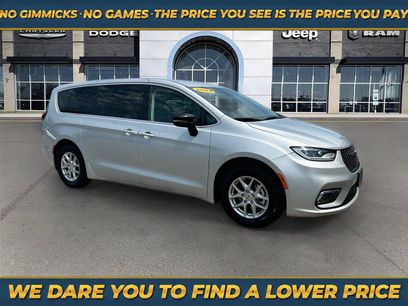 Used 2024 Chrysler Pacifica Touring-L