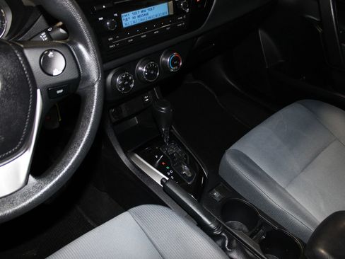 Used 2015 Toyota Corolla L image 14