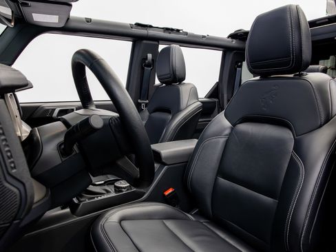 Used 2025 Ford Bronco Outer Banks image 29