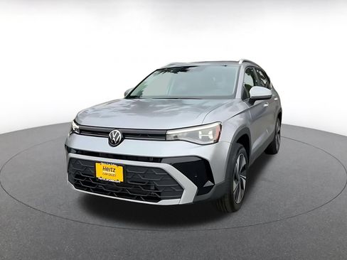 Used 2026 Volkswagen Taos SE AWD/4WD image 5