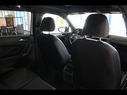 Used 2022 Volkswagen Tiguan SE R-Line AWD/4WD image 19