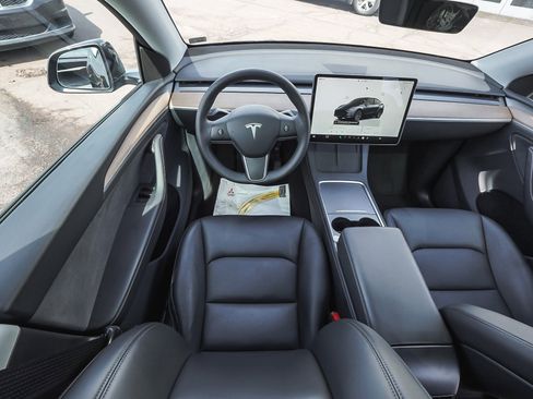 Used 2025 Tesla Model Y Long Range AWD/4WD image 39