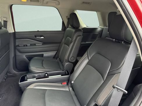 Certified 2023 Nissan Pathfinder SL w/ SL Premium Package FWD image 26