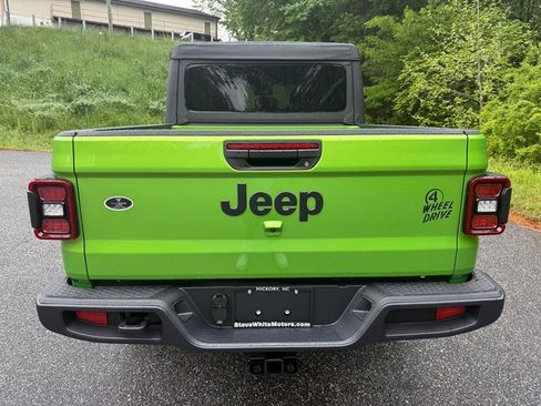 New 2025 Jeep Gladiator Sport image 8