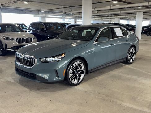 Certified 2025 BMW 530i 530i image 4