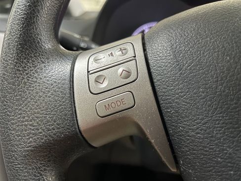 Used 2013 Toyota Corolla LE image 28