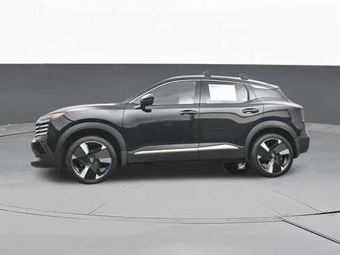 Used 2026 Nissan Kicks SR w/ SR Premium Package FWD image 57