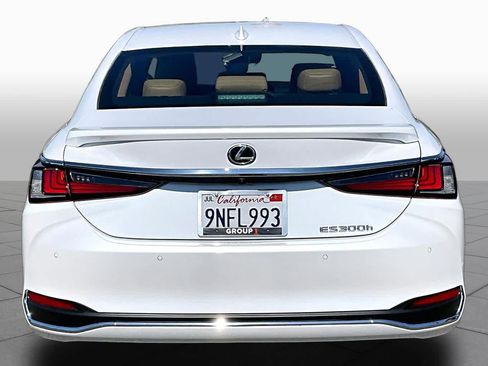 Used 2024 Lexus ES 300h w/ Premium Package FWD image 4