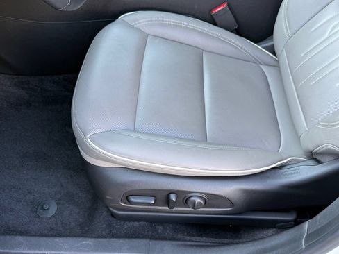 Used 2025 Buick Envista Avenir FWD image 38
