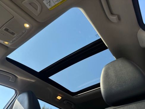 Used 2020 Nissan Rogue SL w/ Premium Package image 62