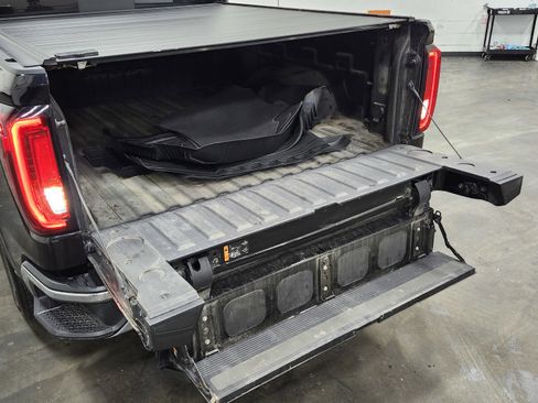 Used 2019 GMC Sierra 1500 SLT w/ SLT Premium Plus Package image 28