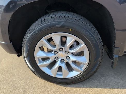 Used 2023 Chevrolet Silverado 1500 Custom w/ LPO, Dark Essentials Package image 3