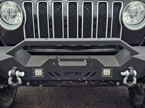 Used 2020 Jeep Wrangler Unlimited Sahara AWD/4WD image 12