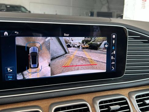 Used 2024 Mercedes-Benz GLE 450 4MATIC image 26