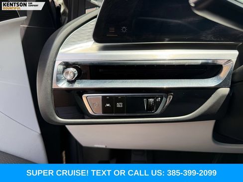 Used 2024 Cadillac Lyriq Sport AWD/4WD image 16