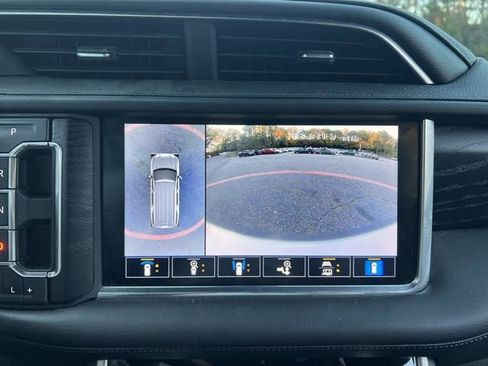 Used 2021 GMC Yukon Denali w/ Denali Premium Package AWD/4WD image 29