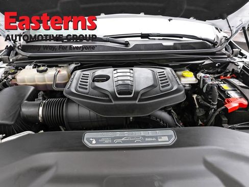 Used 2025 Jeep Grand Wagoneer Series III w/ Rear Seat Video Group 1 AWD/4WD image 7