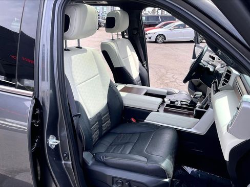 Used 2023 Toyota Sequoia Capstone AWD/4WD image 7