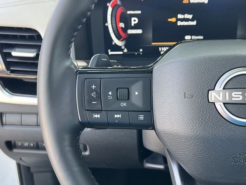 Certified 2025 Nissan Rogue SL FWD image 10