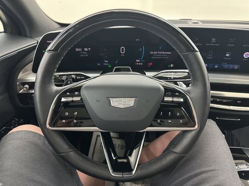 Certified 2025 Cadillac Lyriq Luxury w/ LPO, Floor Liner Package AWD/4WD image 38