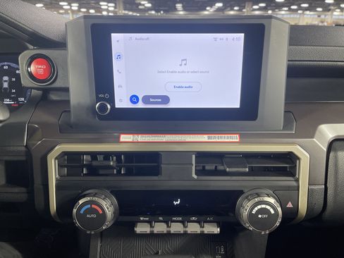 Used 2025 Toyota Tacoma SR image 22