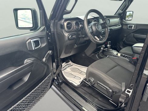 Used 2021 Jeep Wrangler Unlimited Sport AWD/4WD image 10