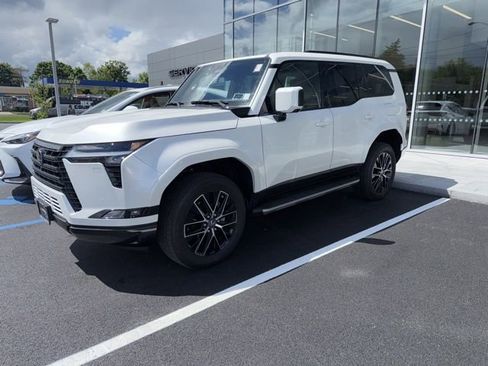 Used 2025 Lexus GX 550 w/ Cold Area Package AWD/4WD image 3