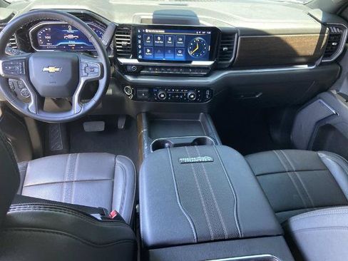 Used 2025 Chevrolet Silverado 2500 High Country w/ Technology Package AWD/4WD image 17