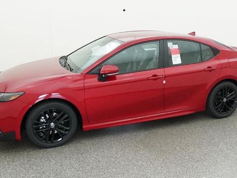 New 2026 Toyota Camry SE FWD image 2