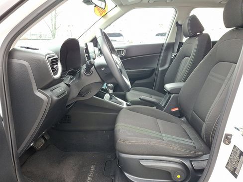 Used 2022 Hyundai Venue SEL image 13