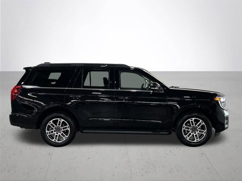 Used 2025 Ford Expedition Active AWD/4WD image 9
