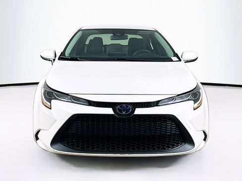 Used 2020 Toyota Corolla LE FWD image 2
