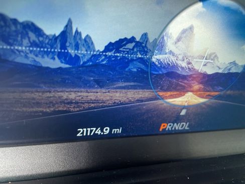 Used 2021 Ford Escape SEL w/ Technology Package FWD image 3