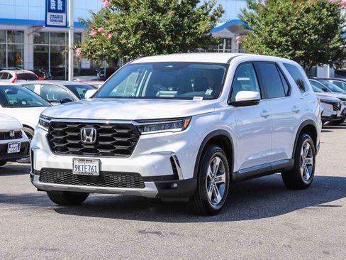 Certified 2024 Honda Pilot EX-L image 3