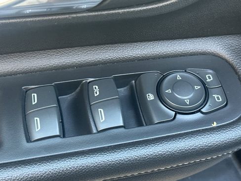 Used 2024 GMC Terrain SLE w/ Elevation Edition image 12