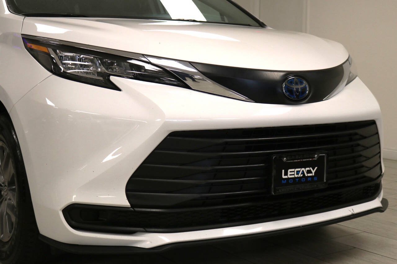Used 2023 Toyota Sienna LE AWD/4WD image 94