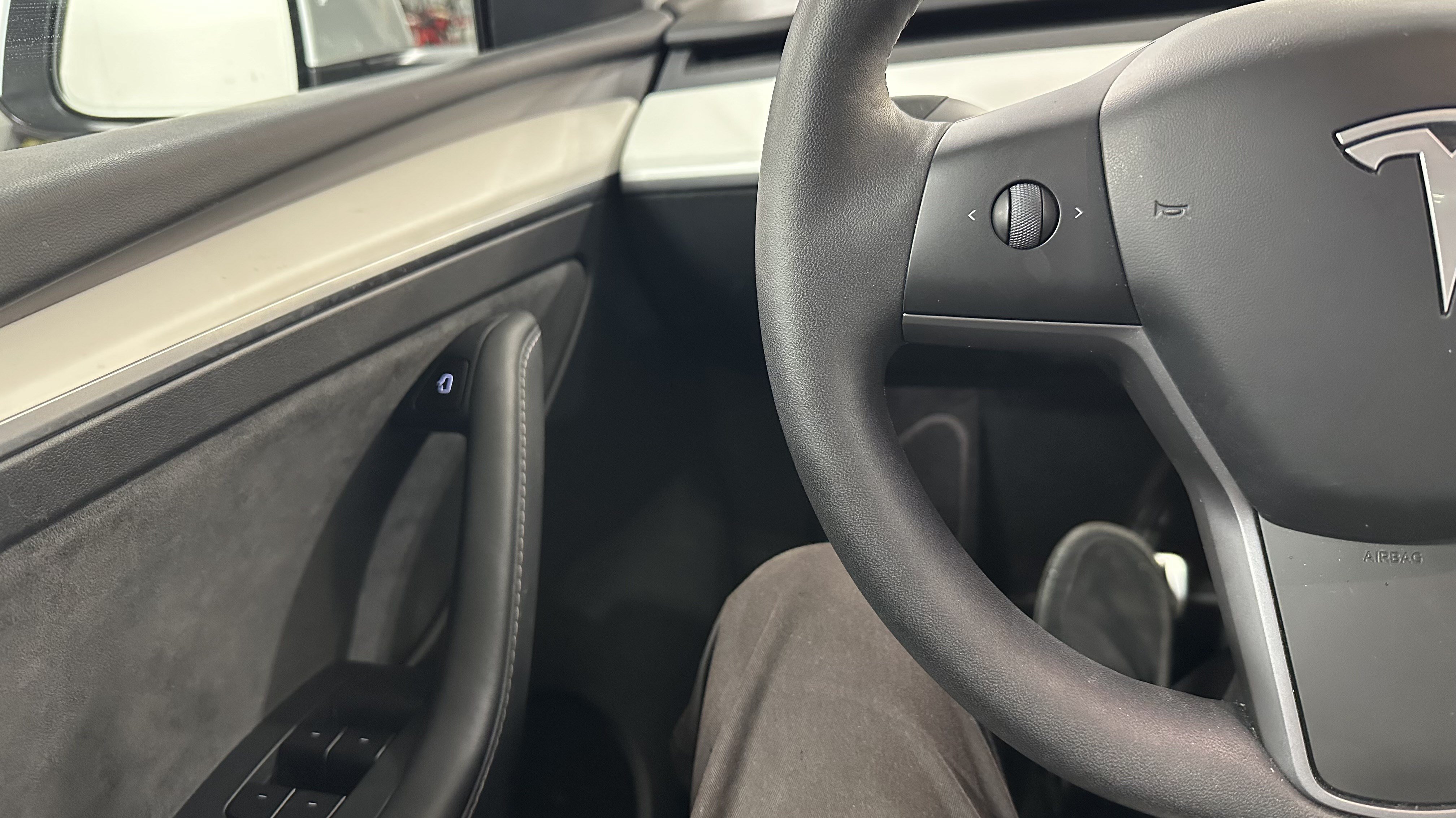 Used 2025 Tesla Model Y Performance AWD/4WD image 20