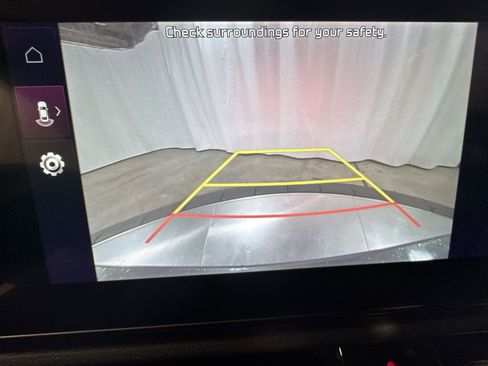 Certified 2025 Kia Niro EX image 21