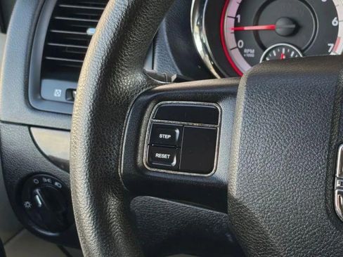 Used 2012 Dodge Grand Caravan SE FWD image 23