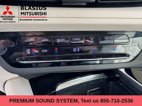 Used 2022 Buick Envision Avenir w/ Technology Package II image 24