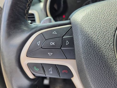Used 2016 Jeep Grand Cherokee Overland AWD/4WD image 14