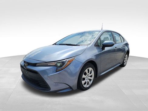 Used 2023 Toyota Corolla LE FWD image 4