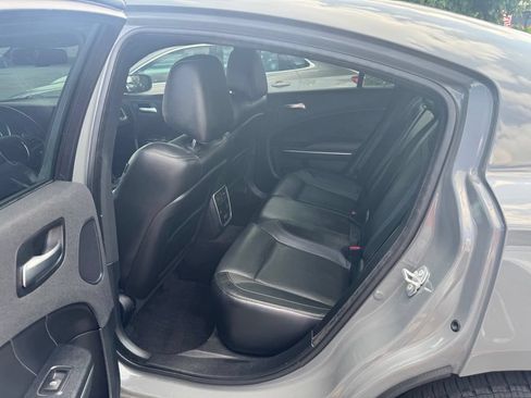 Used 2017 Dodge Charger SXT w/ AWD Plus Group image 11